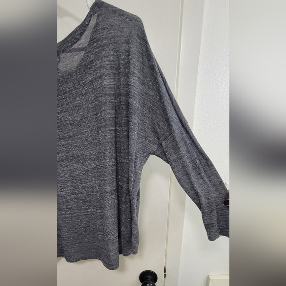 Old Navy 3/4 Sleeve Top - Picture 2 of 4